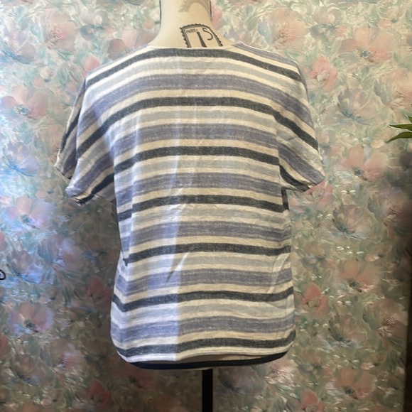 Charlie B Linen Top - Picture 2 of 4